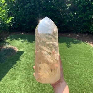 Citrine tower with rainbows